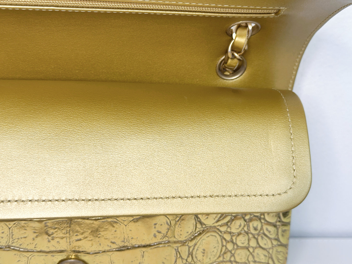Chanel 19A Medium Calfskin Crocodile Embossed Gold Metallic Flap Bag 2803 holo card