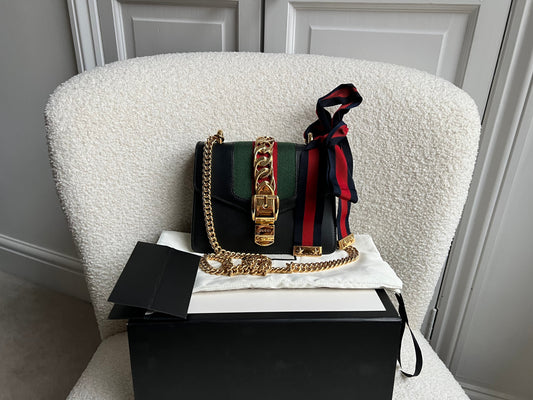 Gucci Hibiscus Navy Sylve Mini Chain Bag (RRP £1,790)