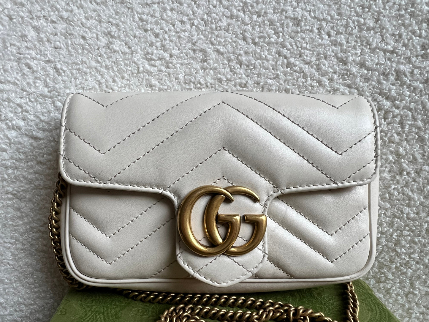 Gucci GG White Marmont Super Mini Shoulder Bag (RRP £1080)