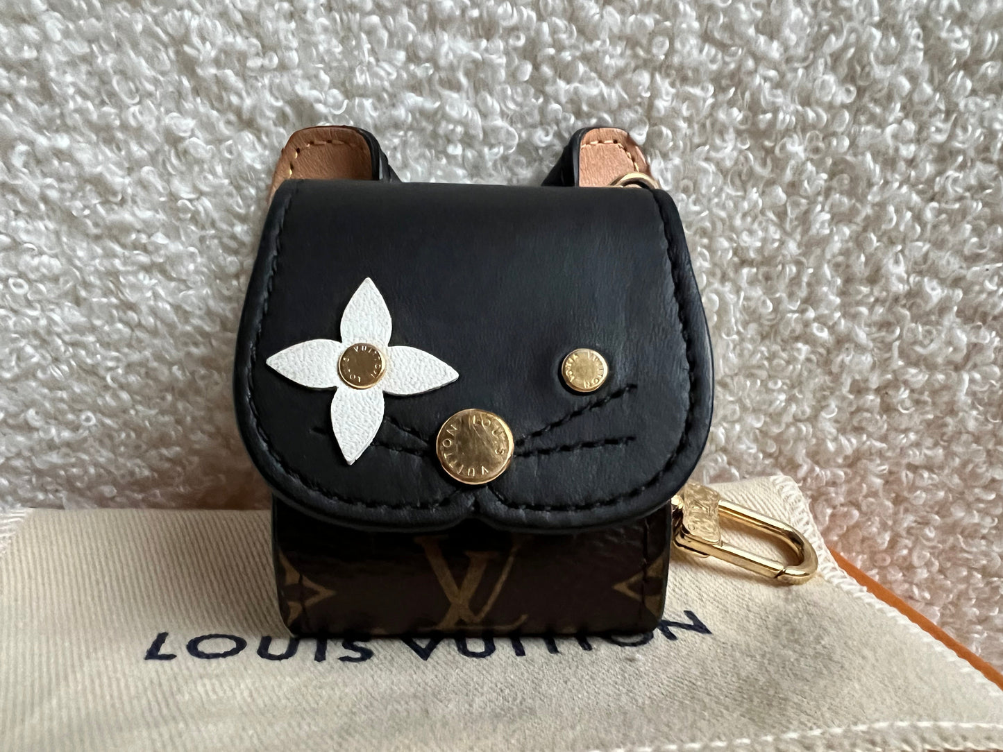 Louis Vuitton Monogram Mouse airpods Case (RRP £350)