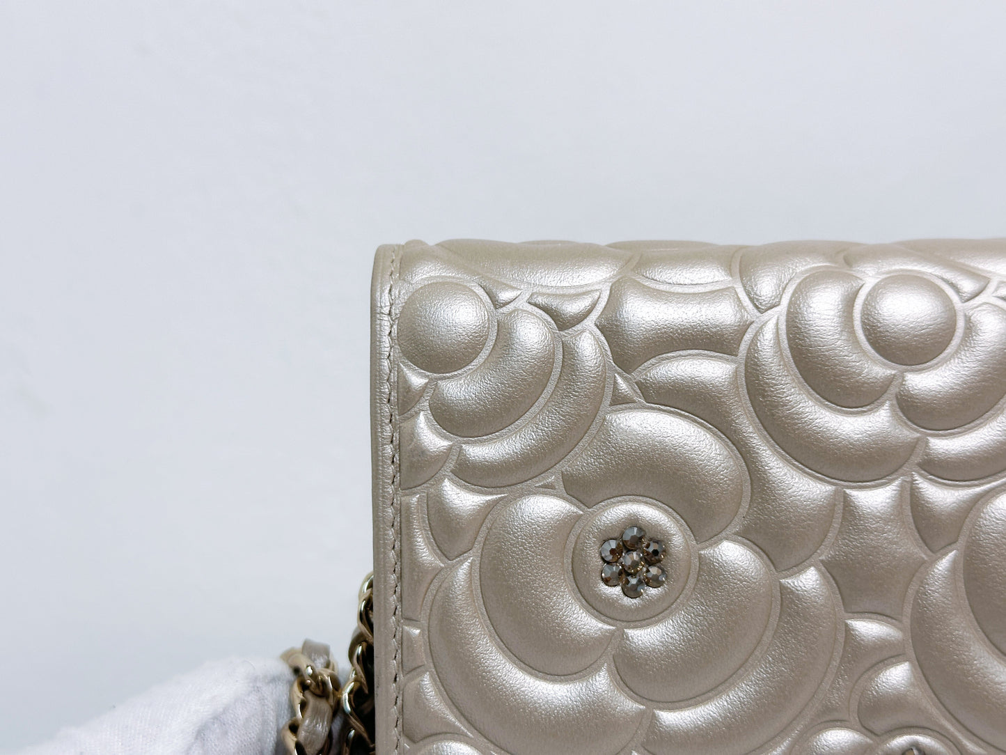 Chanel Camellia Embossed Wallet On Chain 2465 holo card