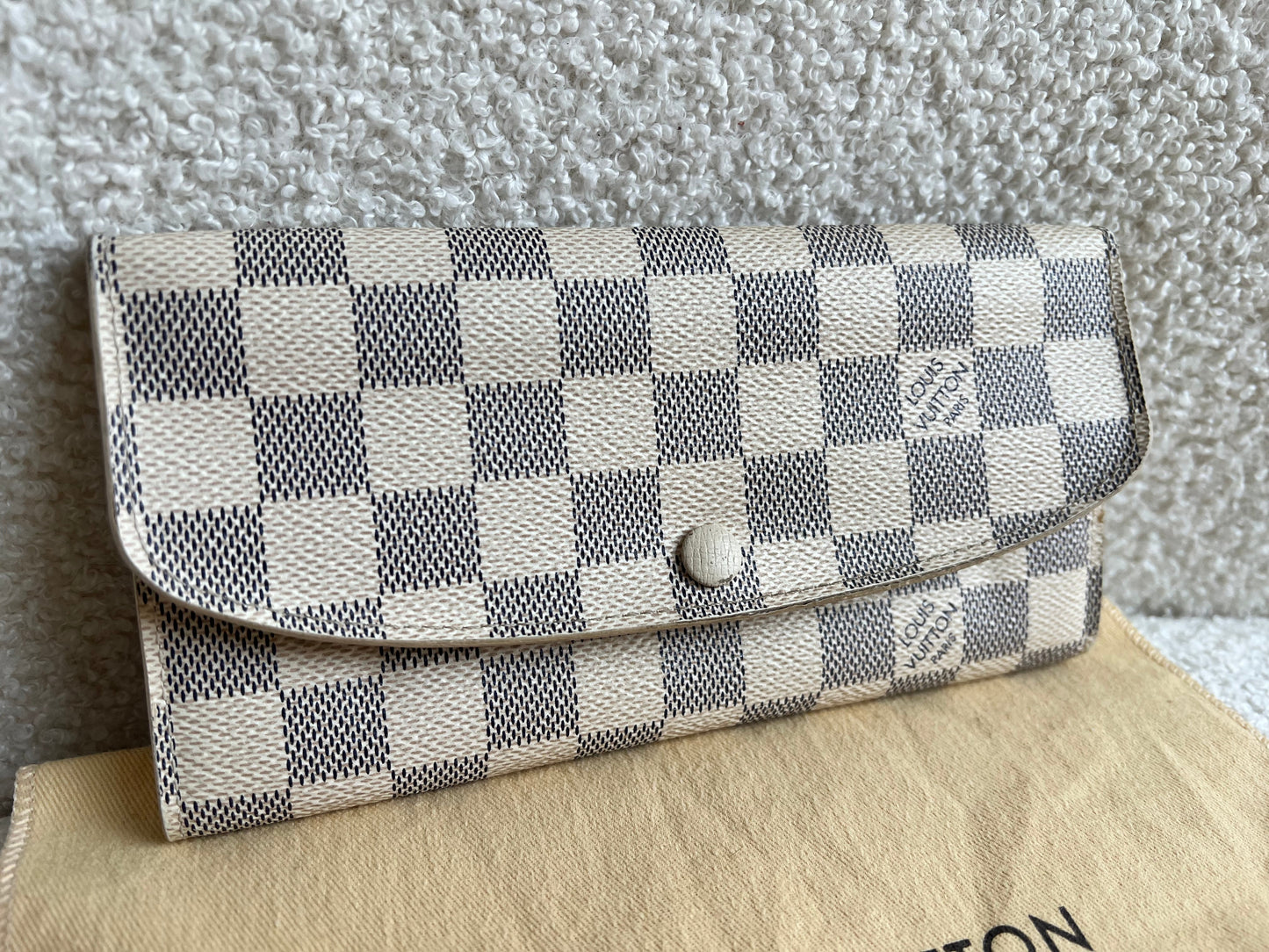 Louis Vuitton Emilie Wallet in Damier Azur  (RRP £430)