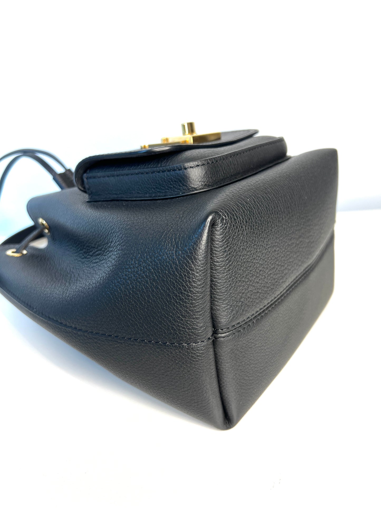Louis Vuitton Lockme Bucket MM Noir Black Leather Shoulder Bag