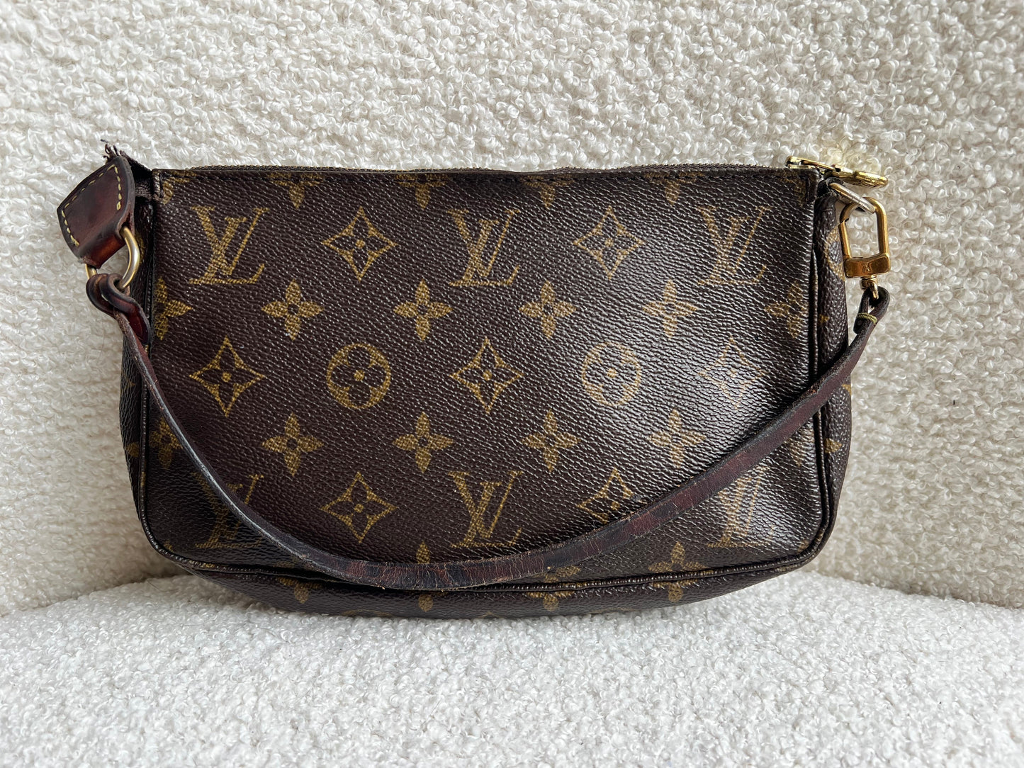 Louis Vuitton Vintage Pochette Accessoires Monogram
