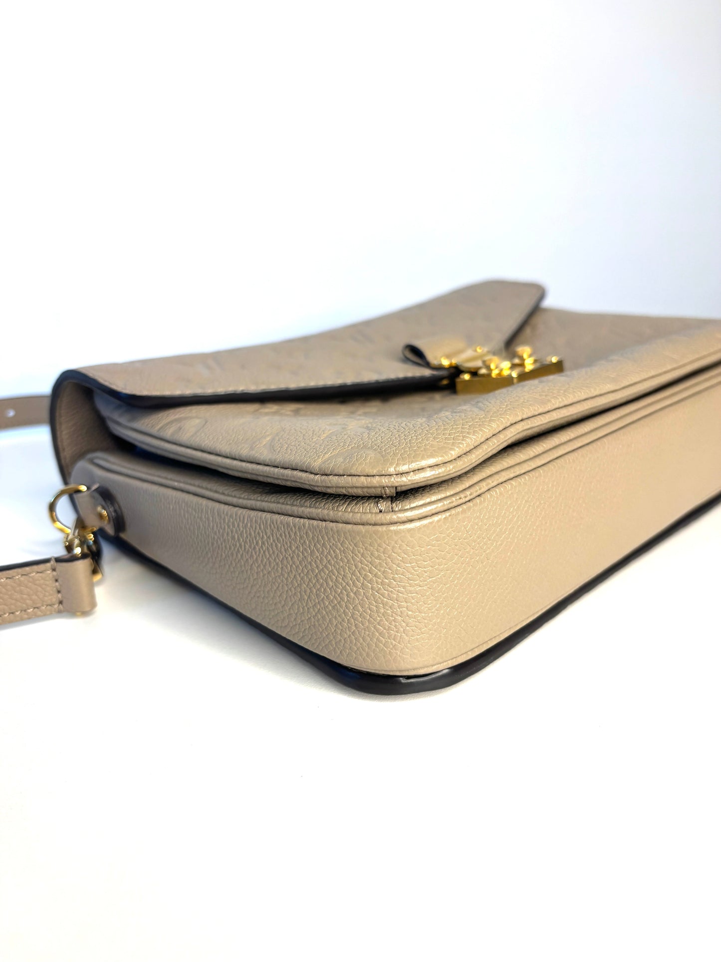 Louis Vuitton Empreinte Pochette Metis Tourterelle Shoulder Bag - Preloved (like new)