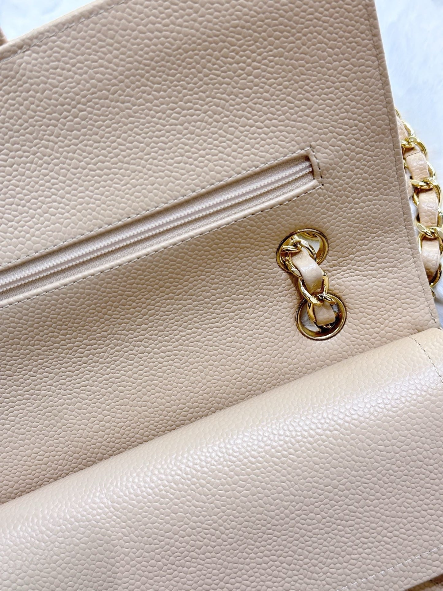 Chanel Classic Flap Medium Beige Clair GHW Caviar