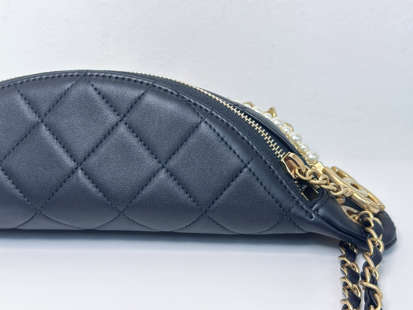 CHANEL 19A BLACK ALL ABOUT CHAINS PEARL FANNY PACK BAG GHW 2806 holo card