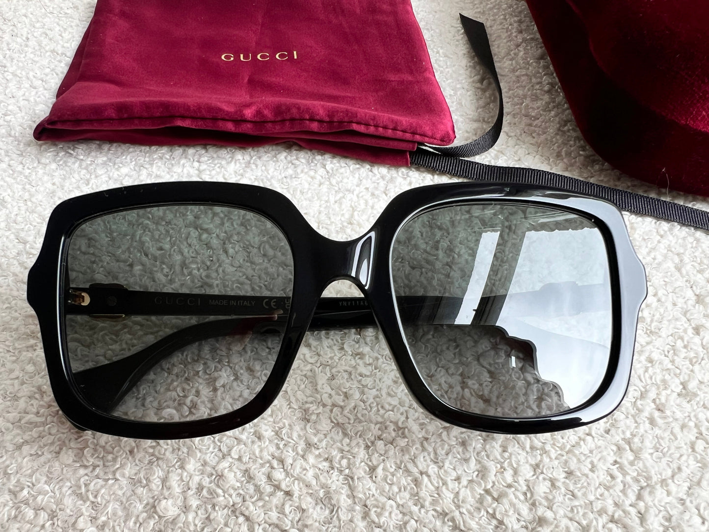 Gucci GG 1070S Sunglasses in Black (RRP £280)