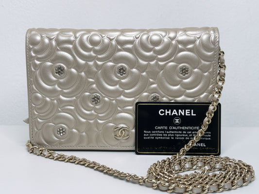 Chanel Camellia Embossed Wallet On Chain 2465 holo card