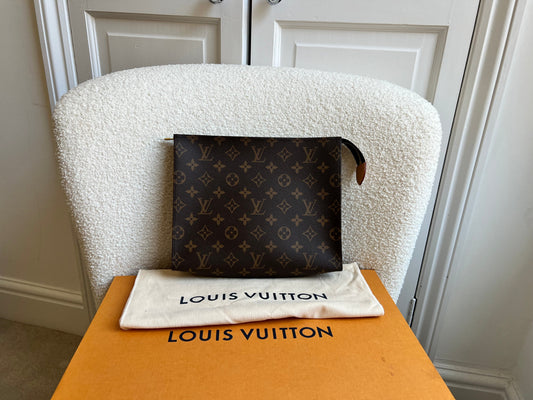 Louis Vuitton Toiletry Pouch 26 Monogram