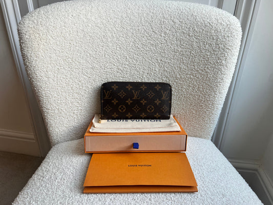 Louis Vuitton Zippy Wallet in Monogram (RRP £580)
