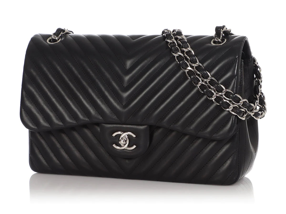 CHANEL CLASSIC CHEVRON-QUILTED LAMBSKIN DOUBLE FLAP JUMBO BAG