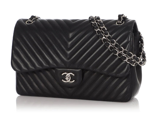 CHANEL CLASSIC CHEVRON-QUILTED LAMBSKIN DOUBLE FLAP JUMBO BAG