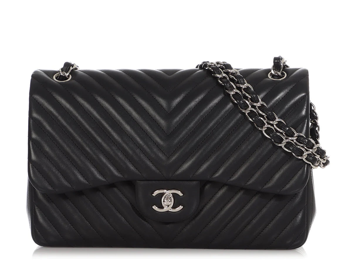 CHANEL CLASSIC CHEVRON-QUILTED LAMBSKIN DOUBLE FLAP JUMBO BAG
