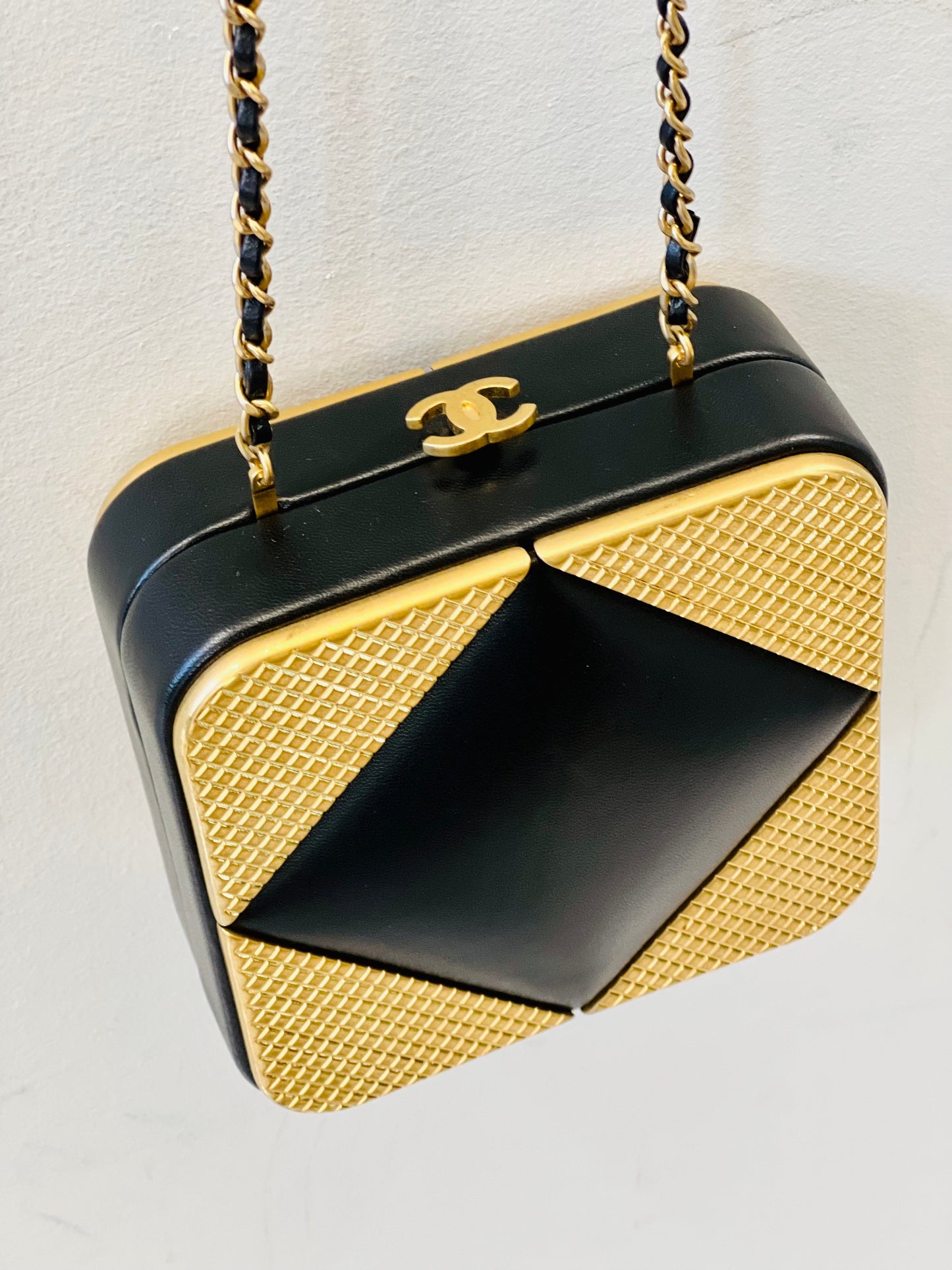 CHANEL CC CRUISE COLLECTION EVENING BAG WITH CHAIN