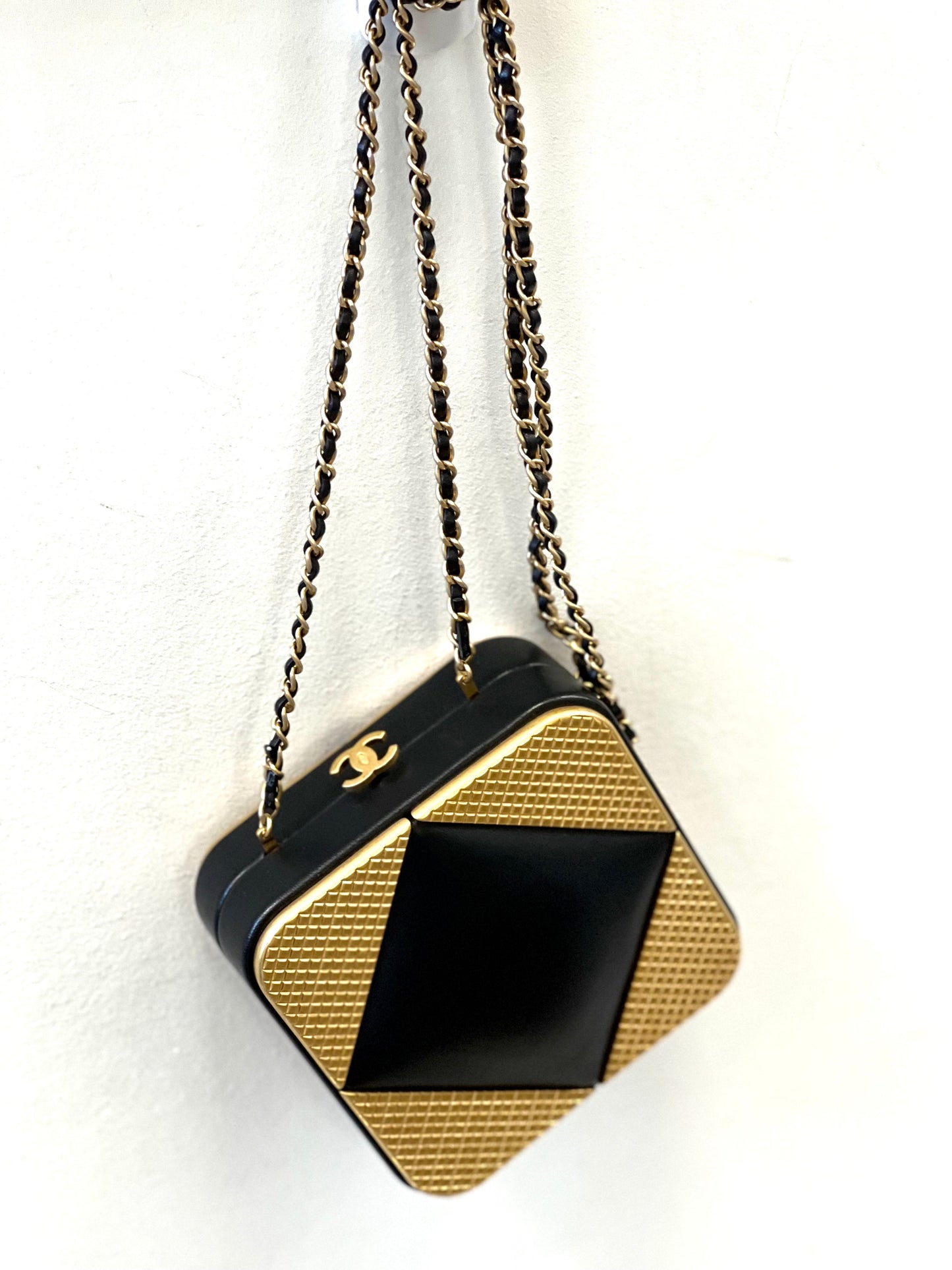 CHANEL CC CRUISE COLLECTION EVENING BAG WITH CHAIN