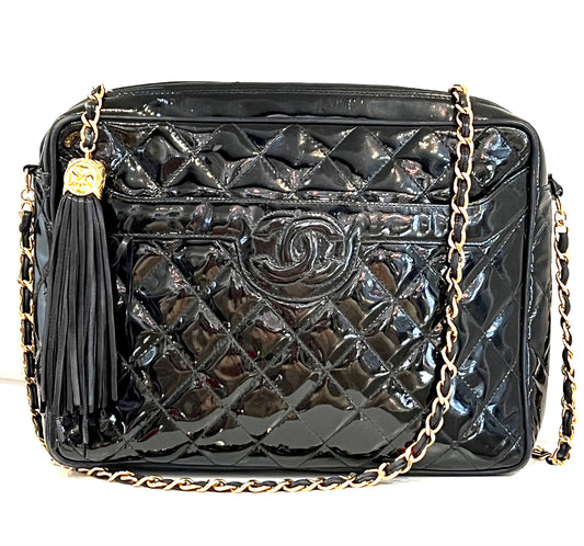 CHANEL VINTAGE QUILTED PATENT CAMERA TASSEL MEDIUM BAG