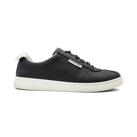 Chanel Low-Top Sneakers - Women's 40