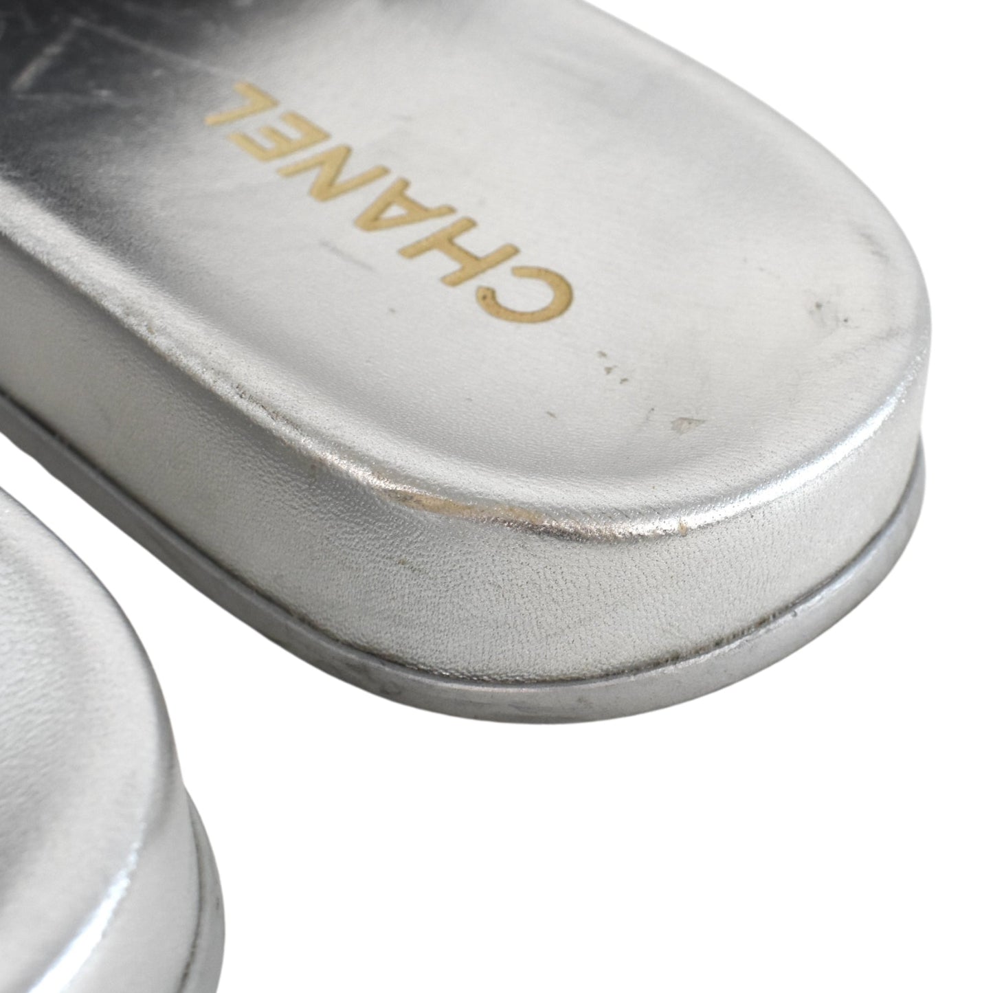 Chanel 'Chain' Slides - Women's 37