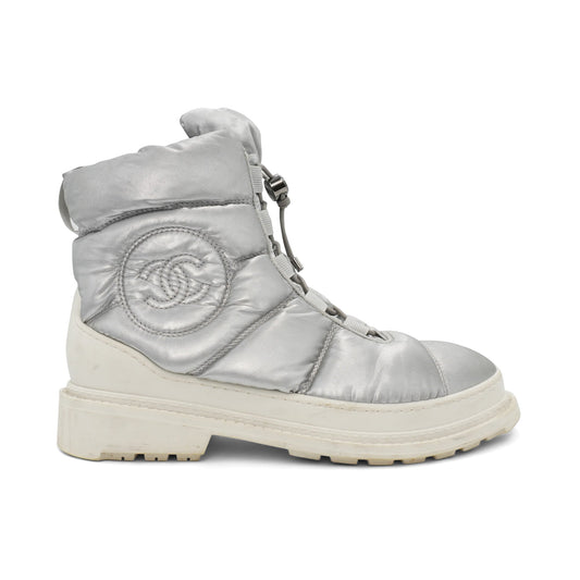 Chanel 'Ice Walking' Snow Boots - Women's 38