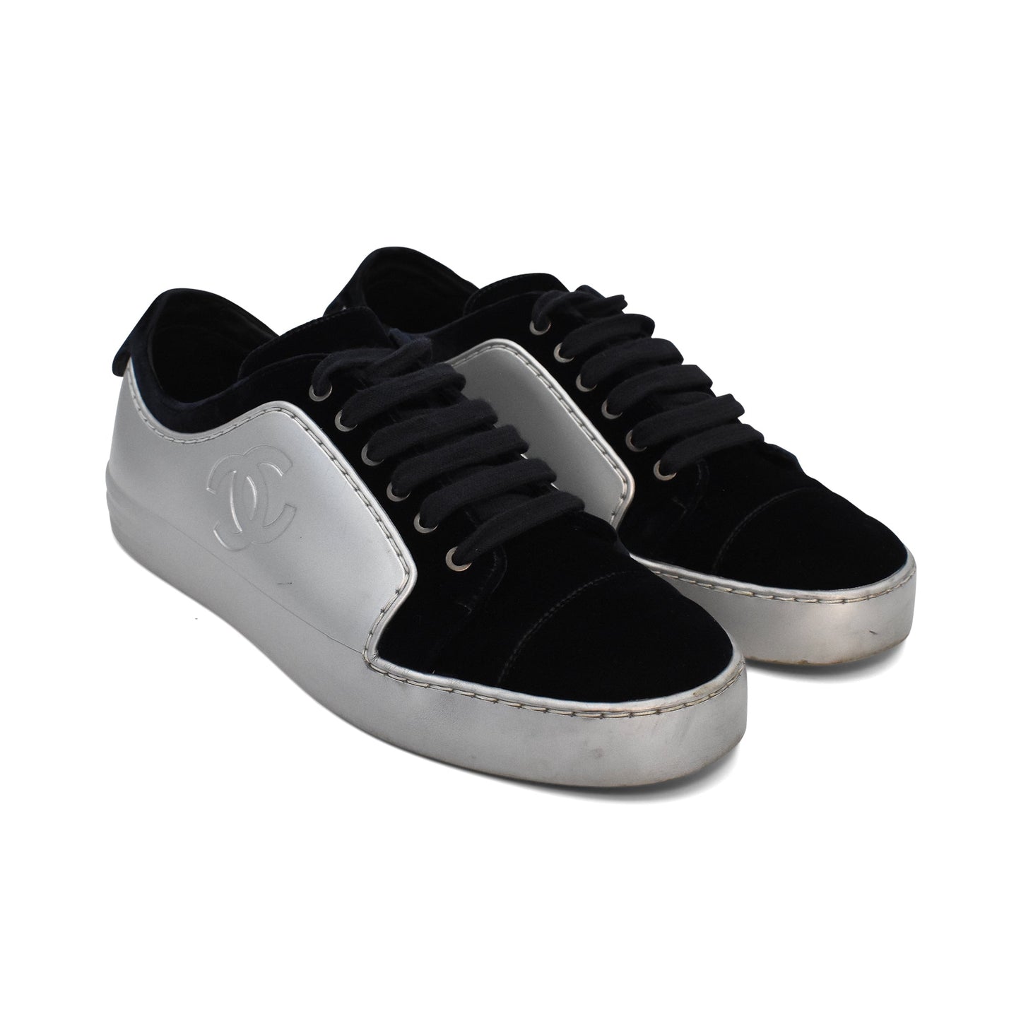 Chanel '2017 CC Logo' Sneakers - Women's 38