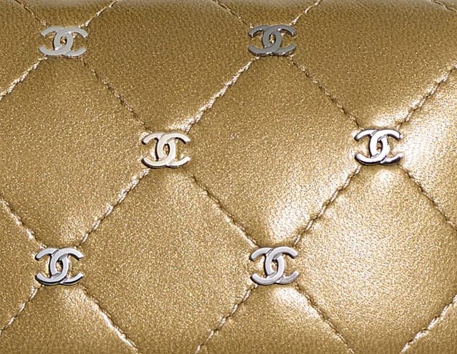 CHANEL CC QUILTED DIAMOND BAG/PHONE CASE WITH CHAIN
