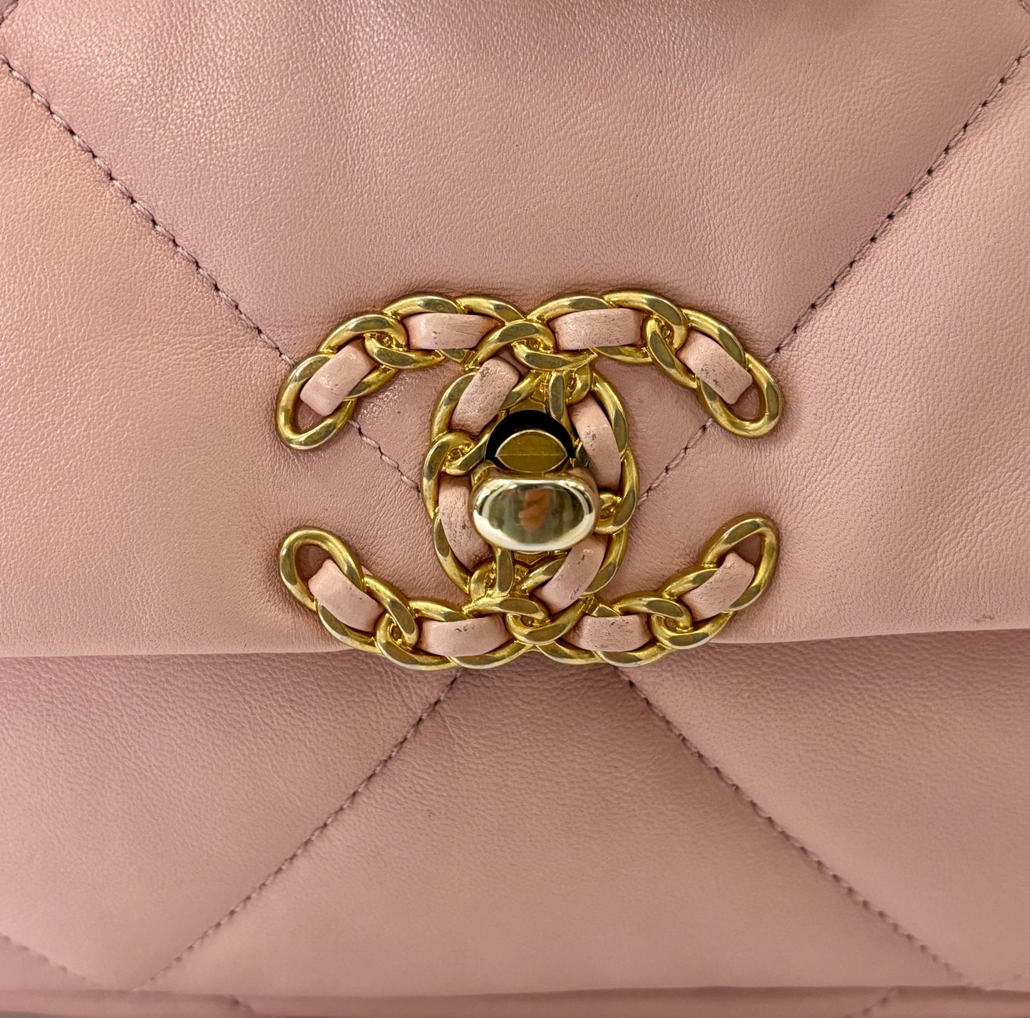 CHANEL QUILTED GOATSKIN MEDIUM CHANEL 19 FLAP BAG