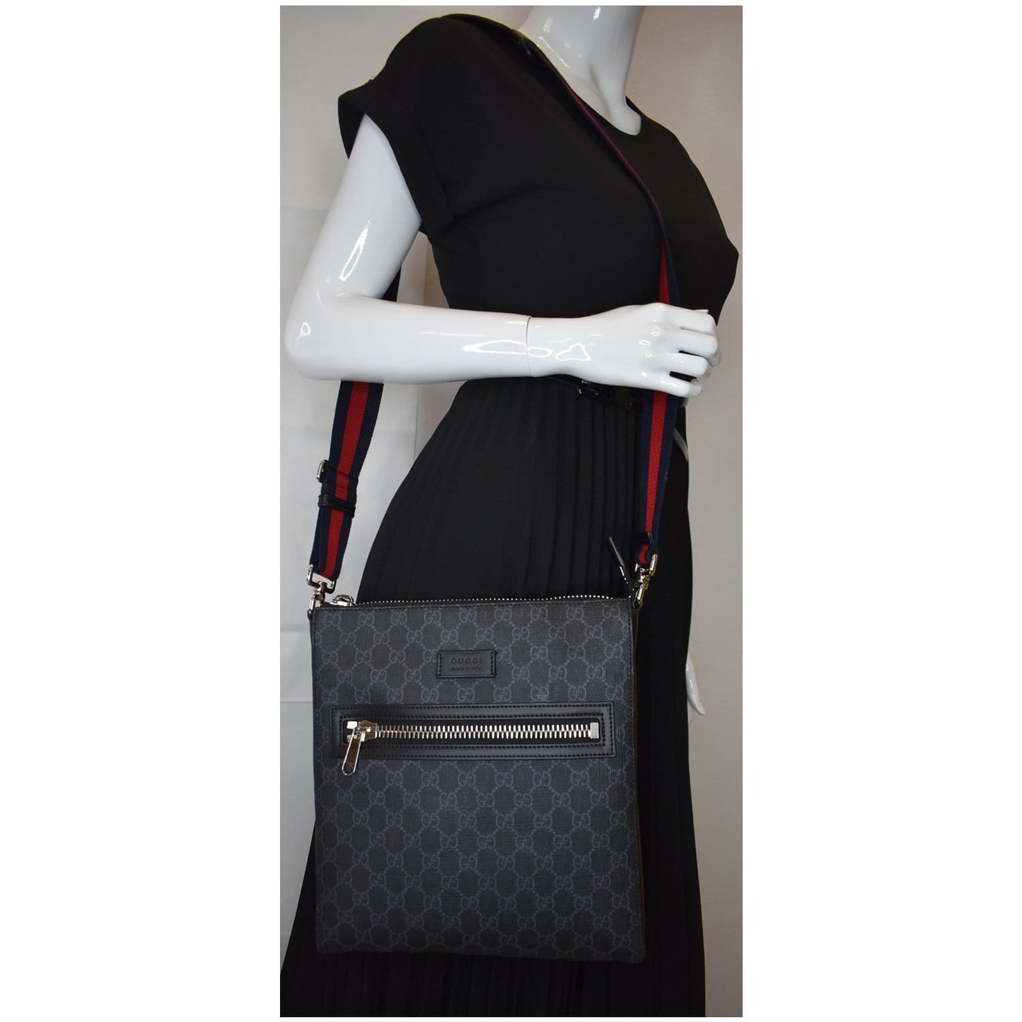 GUCCI GG Supreme Square Messenger Bag Black 474137