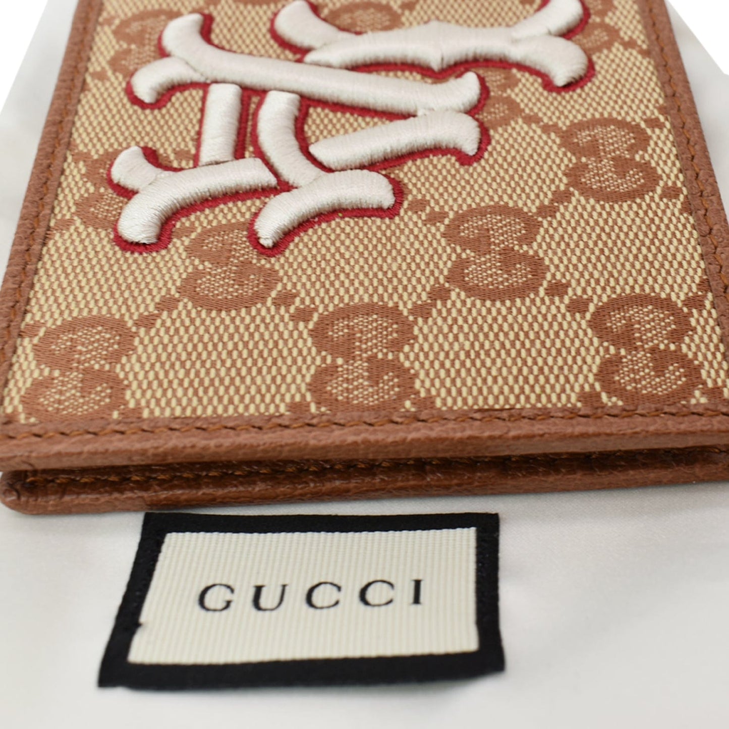 GUCCI GG LA Angels Patch Bi-fold Wallet Beige 547787