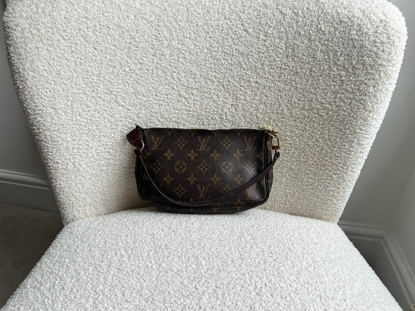 Louis Vuitton Vintage Pochette Accessoires Monogram