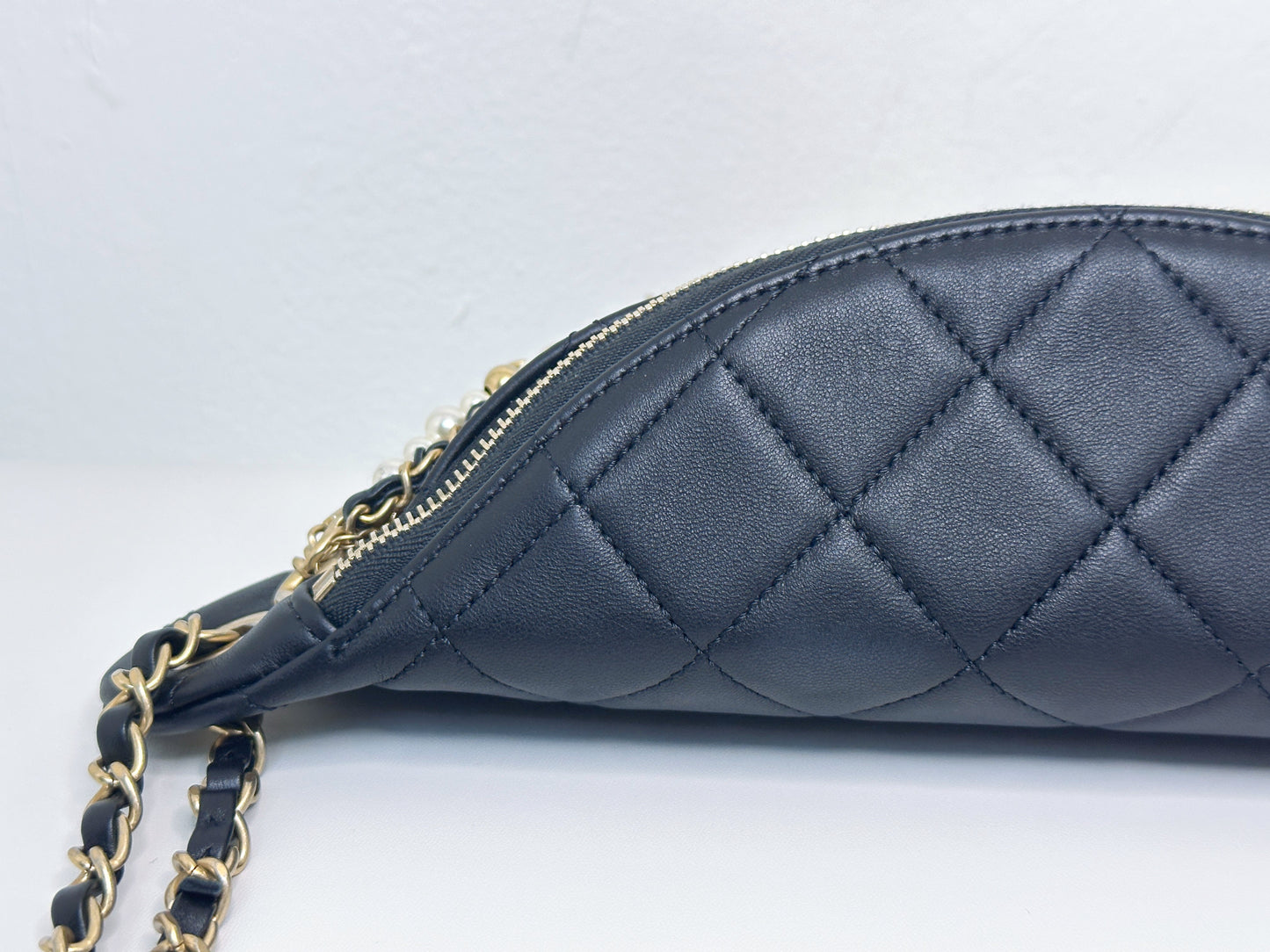 CHANEL 19A BLACK ALL ABOUT CHAINS PEARL FANNY PACK BAG GHW 2806 holo card