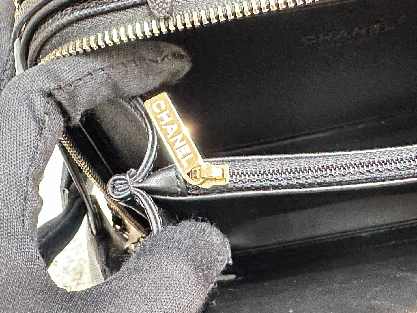Chanel Filigree Vanity Case Quilted Caviar Medium Black