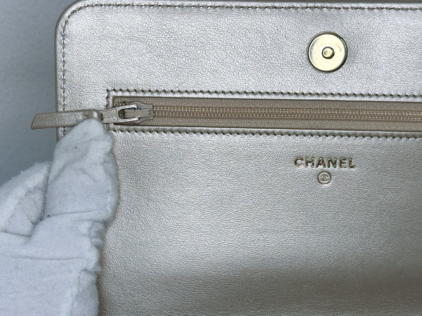 Chanel Camellia Embossed Wallet On Chain 2465 holo card