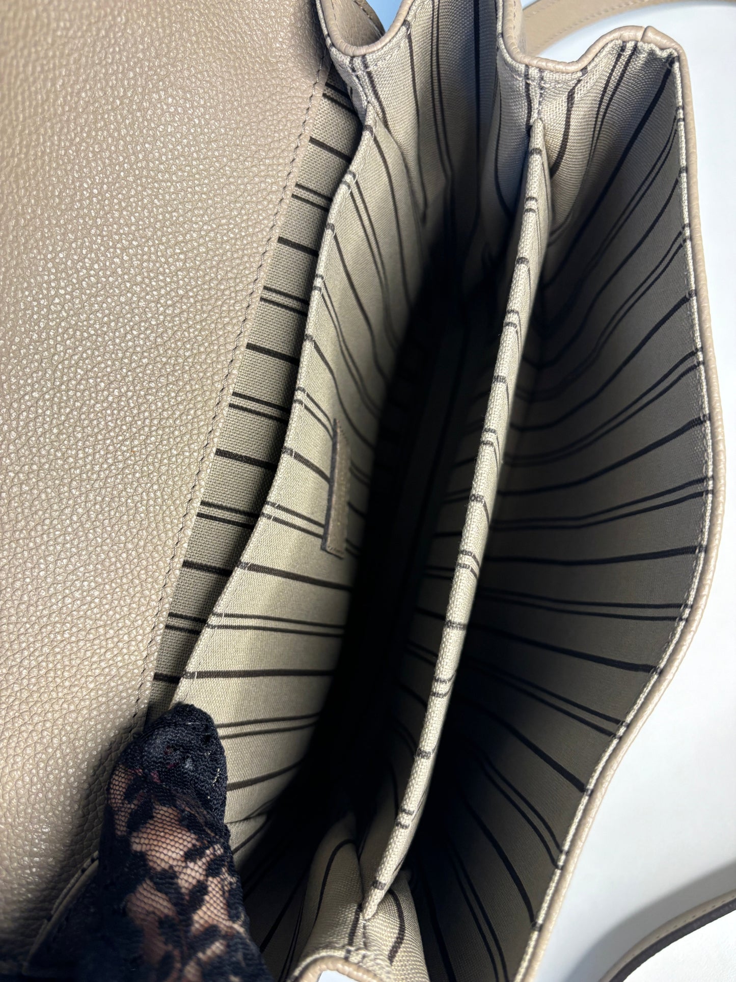 Louis Vuitton Empreinte Pochette Metis Tourterelle Shoulder Bag - Preloved (like new)