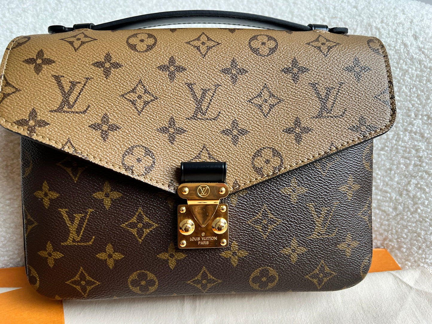 Louis Vuitton Pochette Metis Reverse Monogram (RRP £2,000)