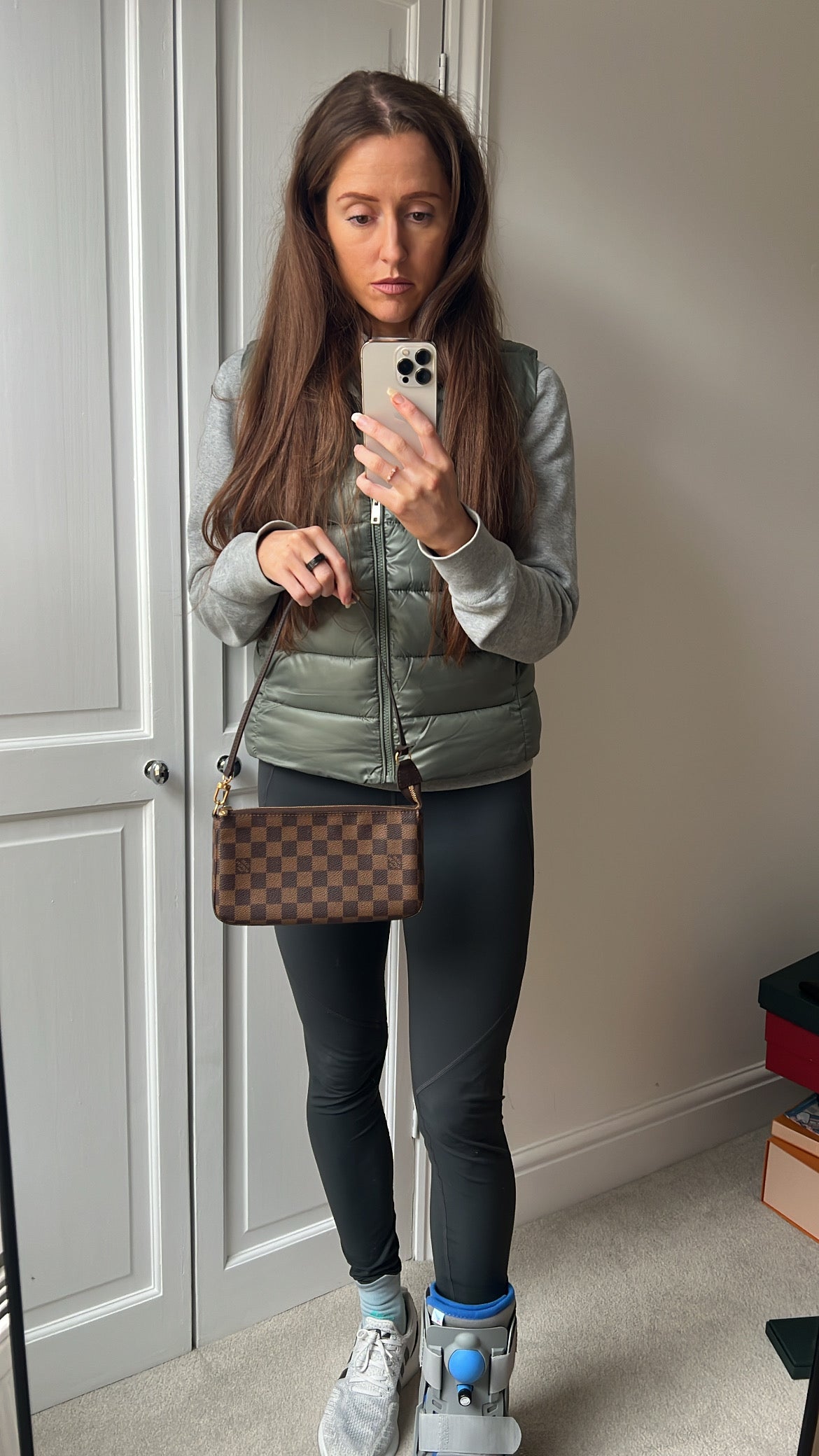 Louis Vuitton Pochette Accessoires Damier Ebene