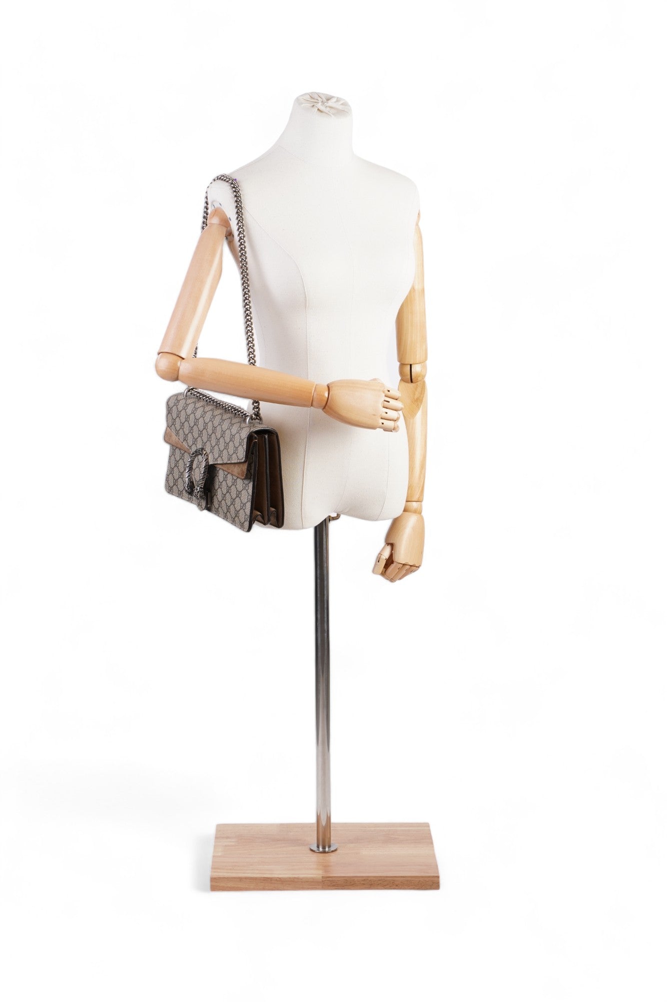 Gucci Dionysus GG Supreme Coated Canvas Medium