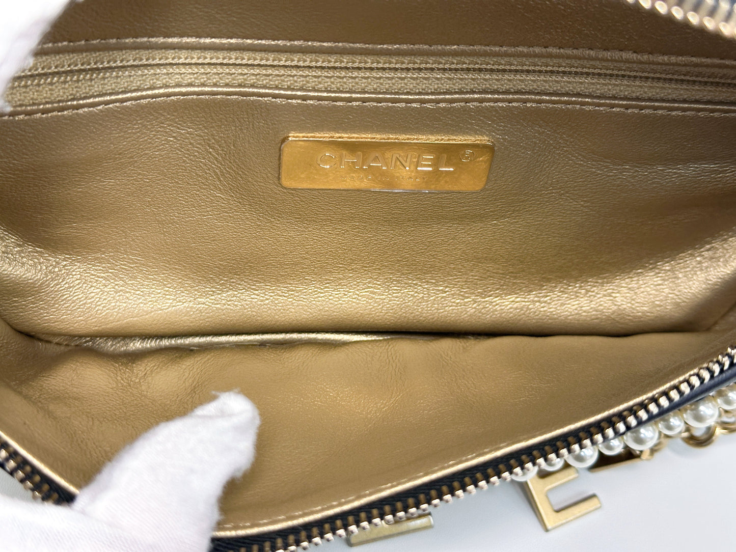 CHANEL 19A BLACK ALL ABOUT CHAINS PEARL FANNY PACK BAG GHW 2806 holo card