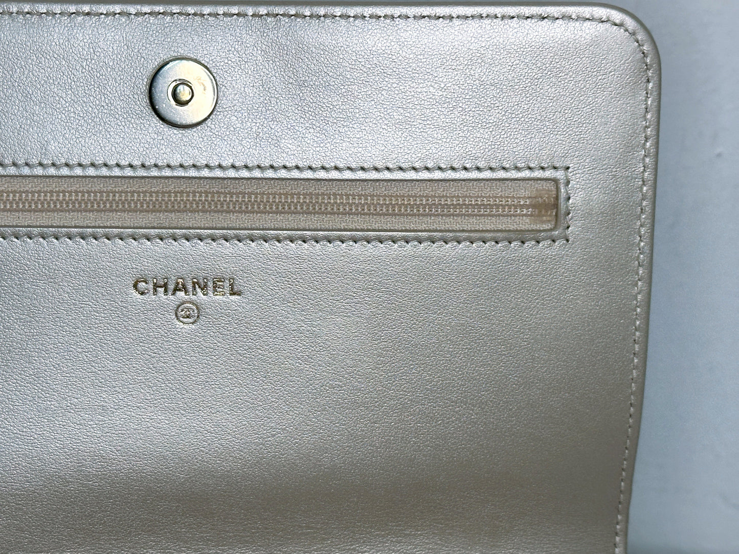 Chanel Camellia Embossed Wallet On Chain 2465 holo card