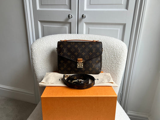 Louis Vuitton Pochette Metis Monogram (RRP £2,020)