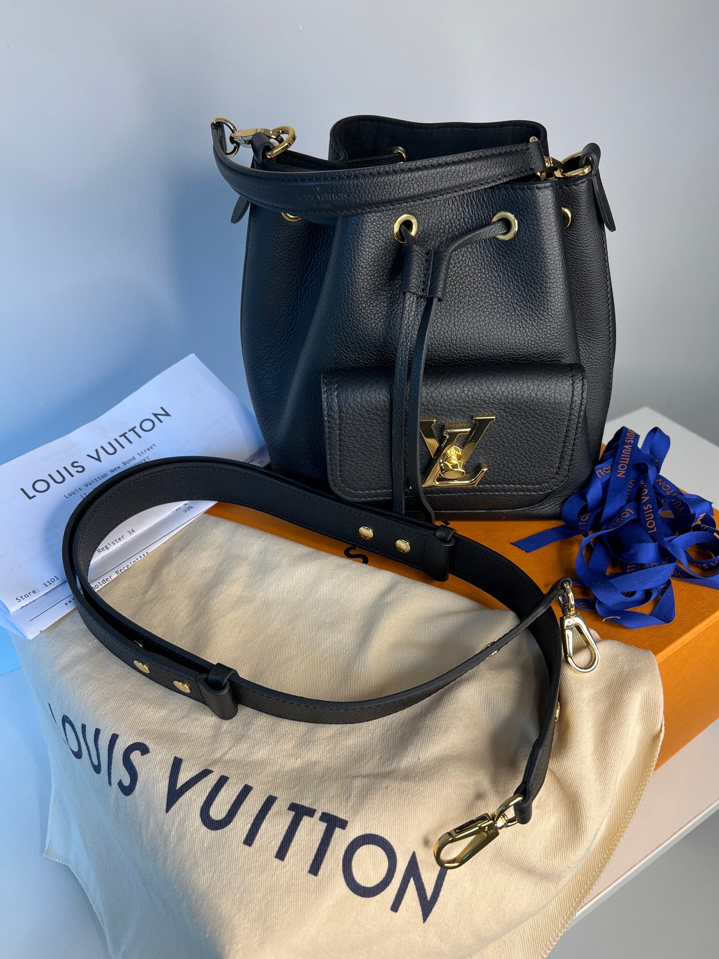 Louis Vuitton Lockme Bucket MM Noir Black Leather Shoulder Bag