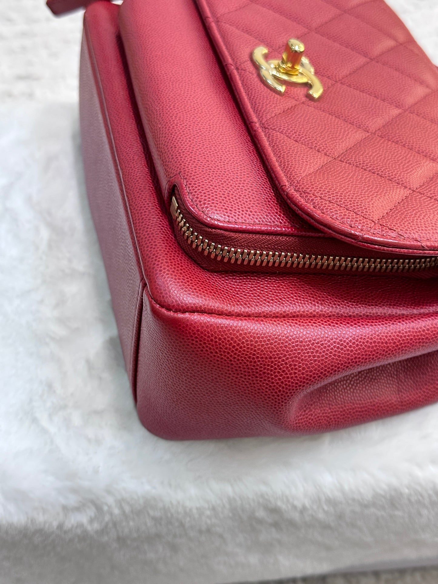 CHANEL Small Business Affinity Bag Red