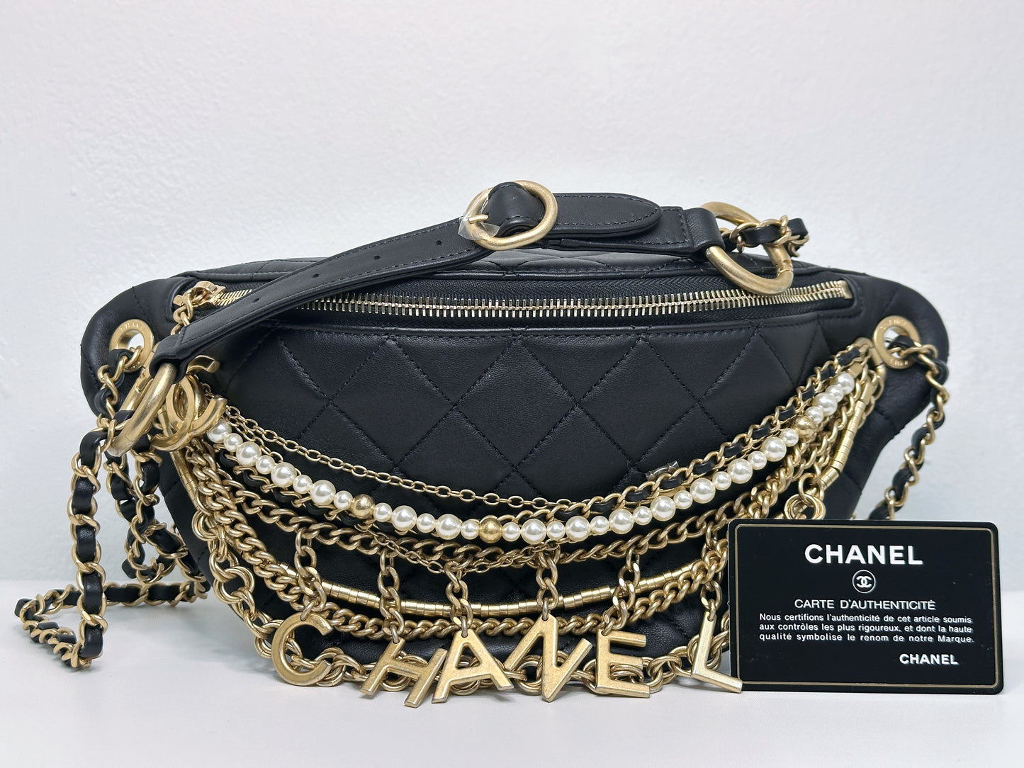 CHANEL 19A BLACK ALL ABOUT CHAINS PEARL FANNY PACK BAG GHW 2806 holo card