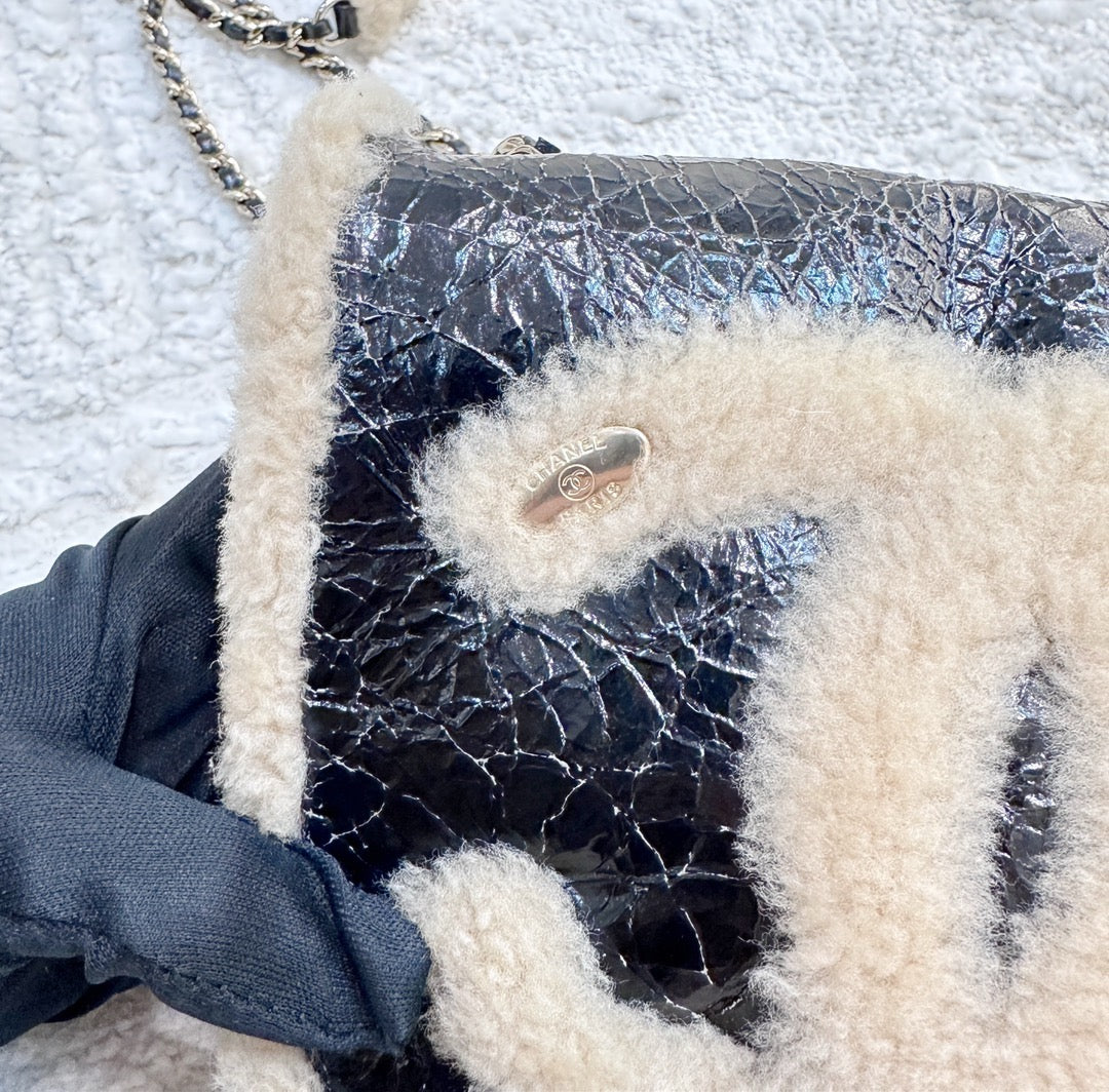 CHANEL Crumpled Calfskin Shearling CC Flap Black Beige