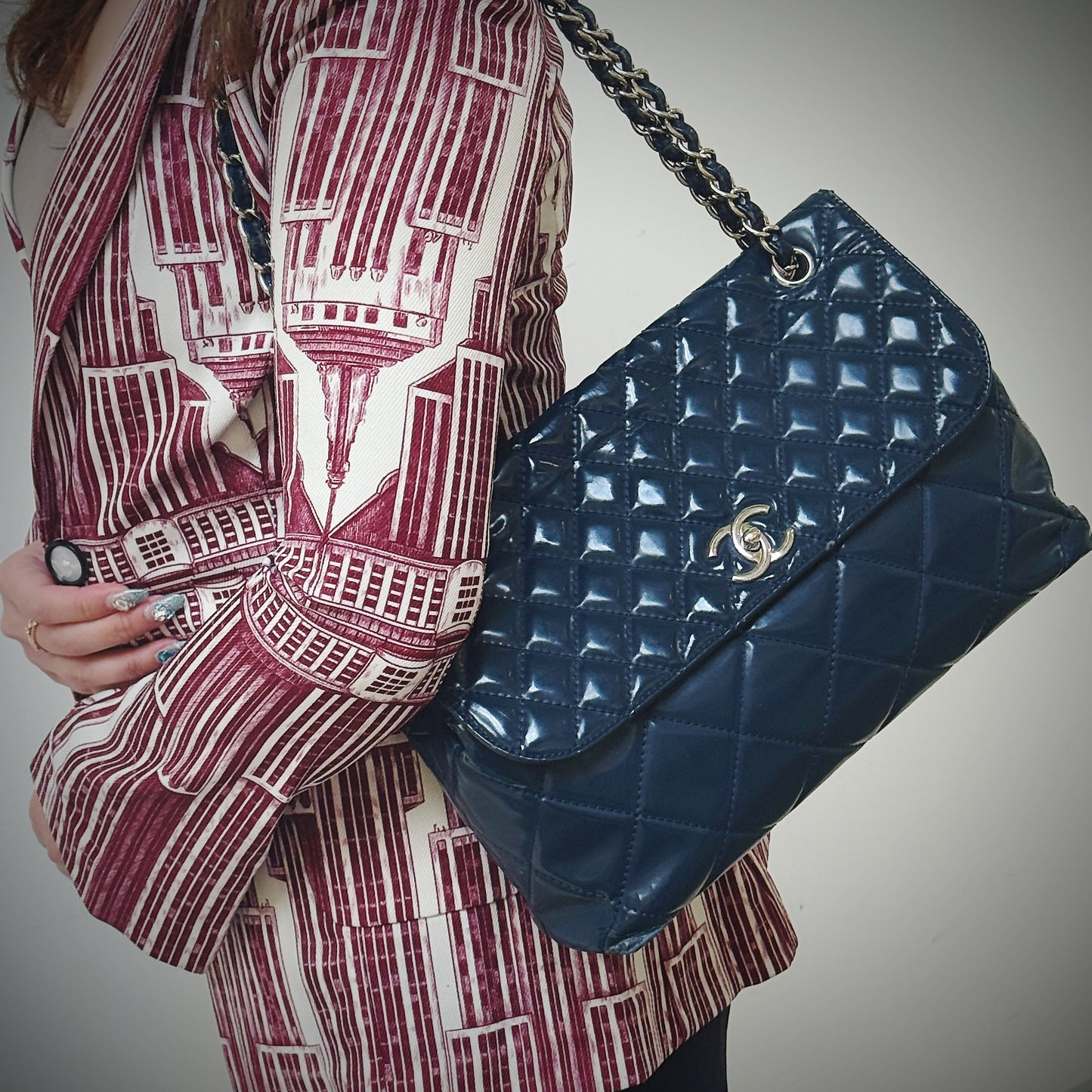 Chanel Quilted In the Business navy blue patent leather Flap bag TWS