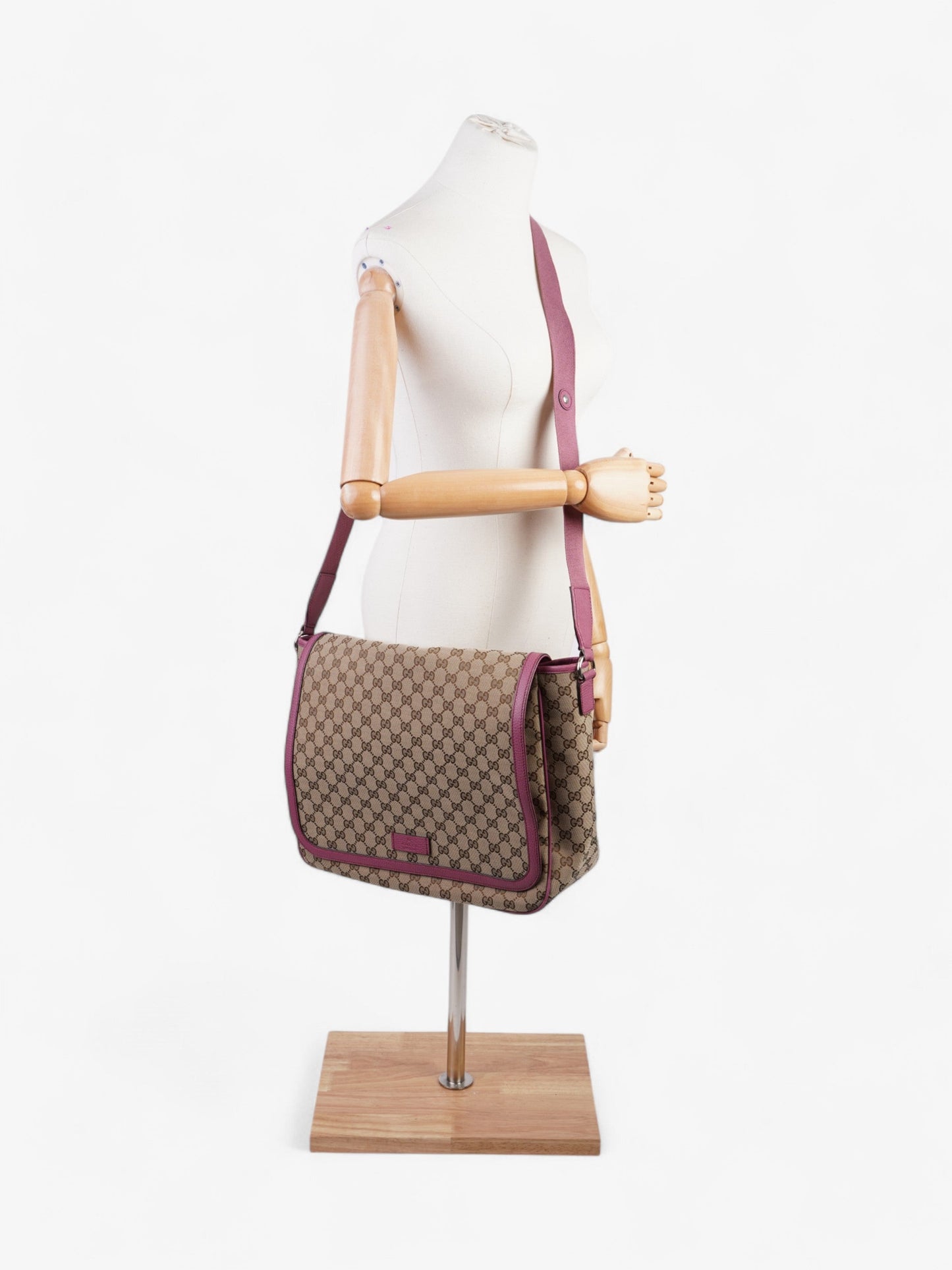 Gucci Changing Bag GG Supreme / Pink Canvas