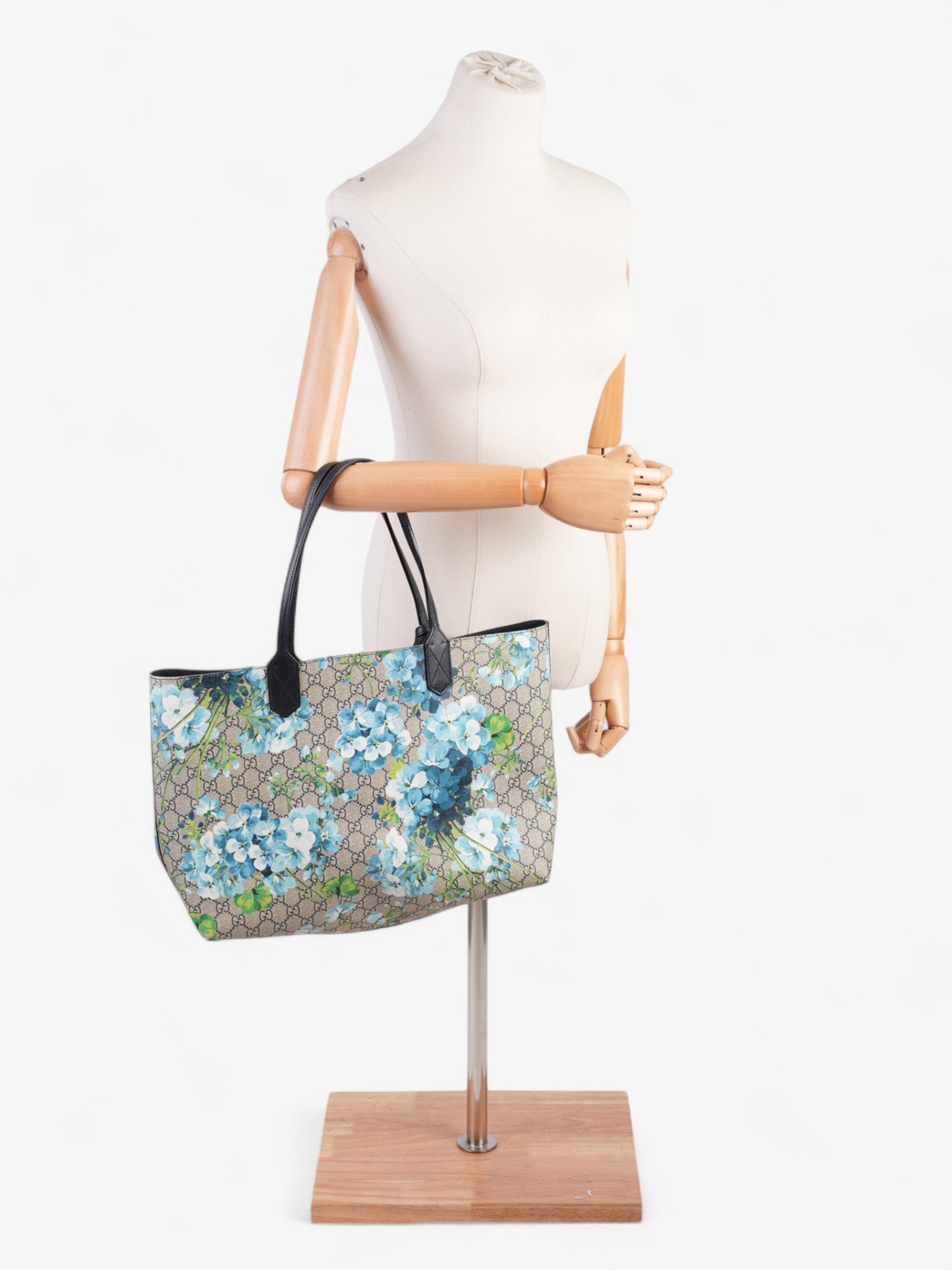 Gucci Blooms Reversible Tote GG Supreme / Bloom Coated Canvas