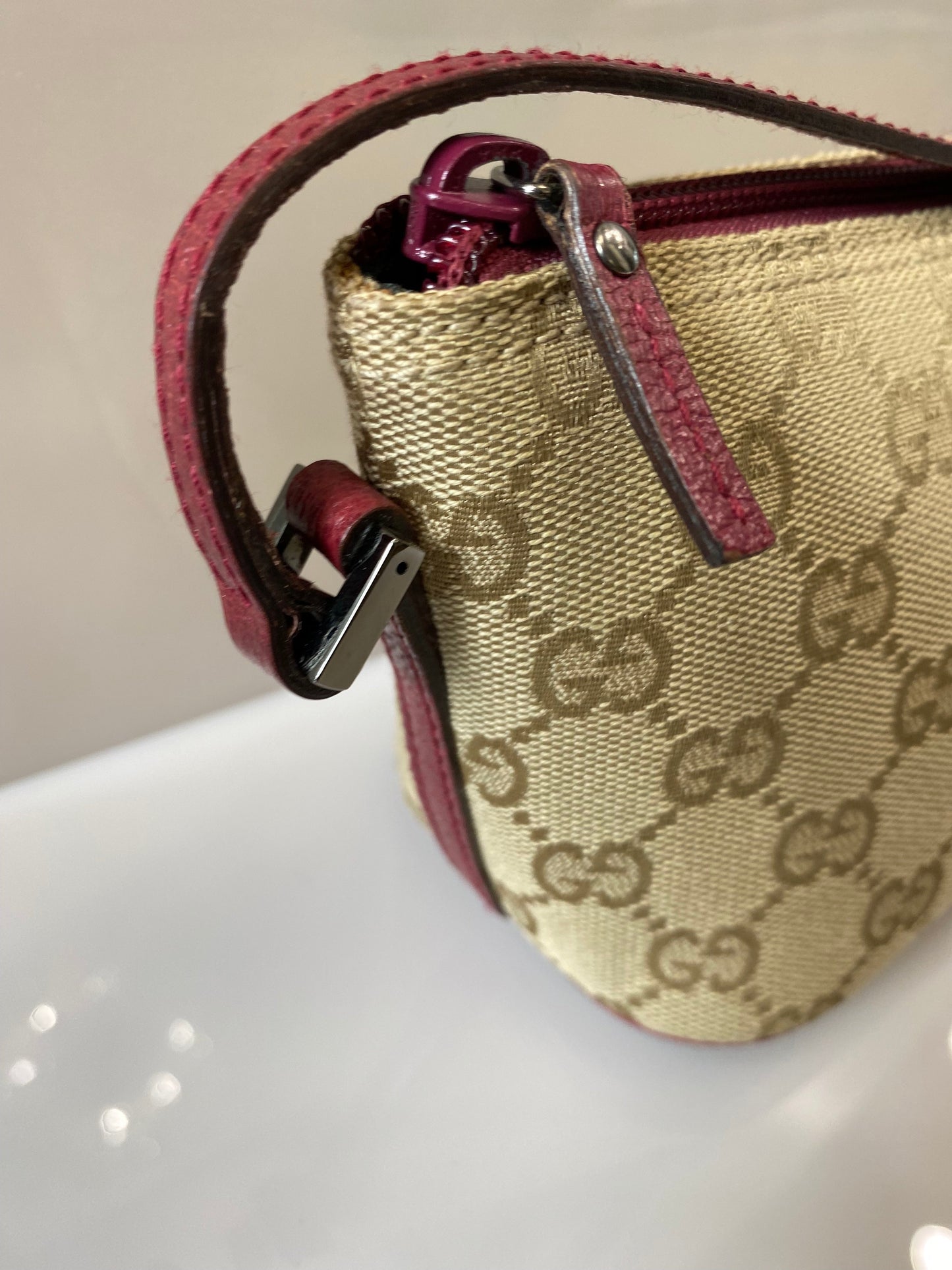GUCCI GG CANVAS BOAT POCHETTE BAG