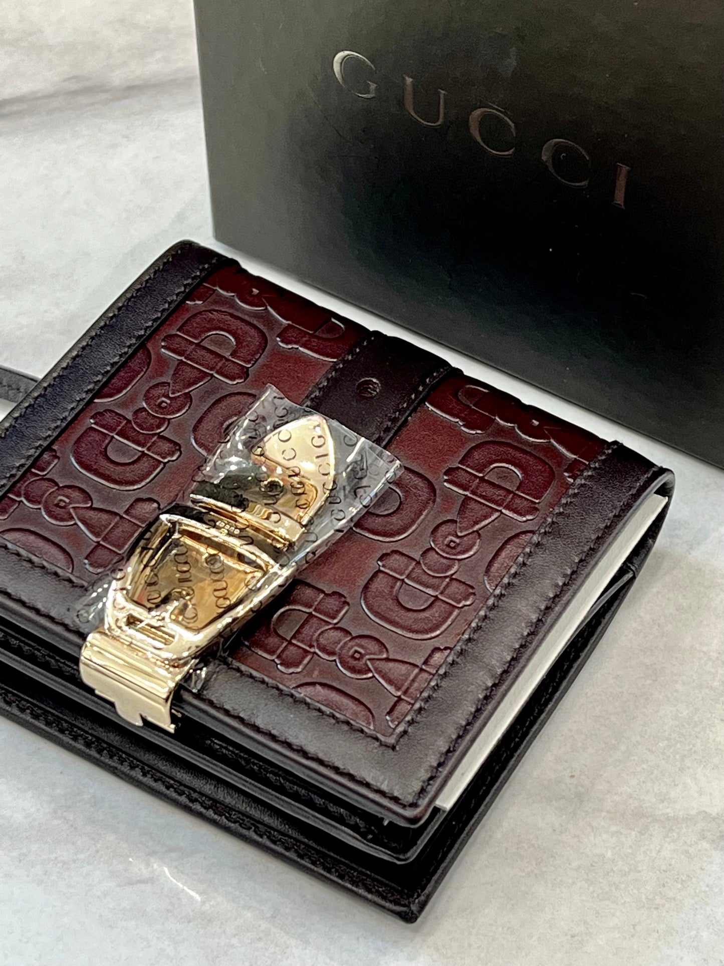 GUCCI GG LEATHER COMPACT WALLET