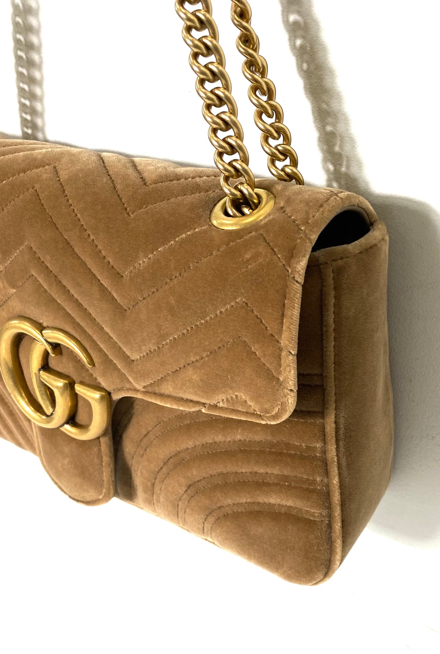 GUCCI GG MARMONT 2.0 MATELASSE MEDIUM VELVET SHOULDER BAG